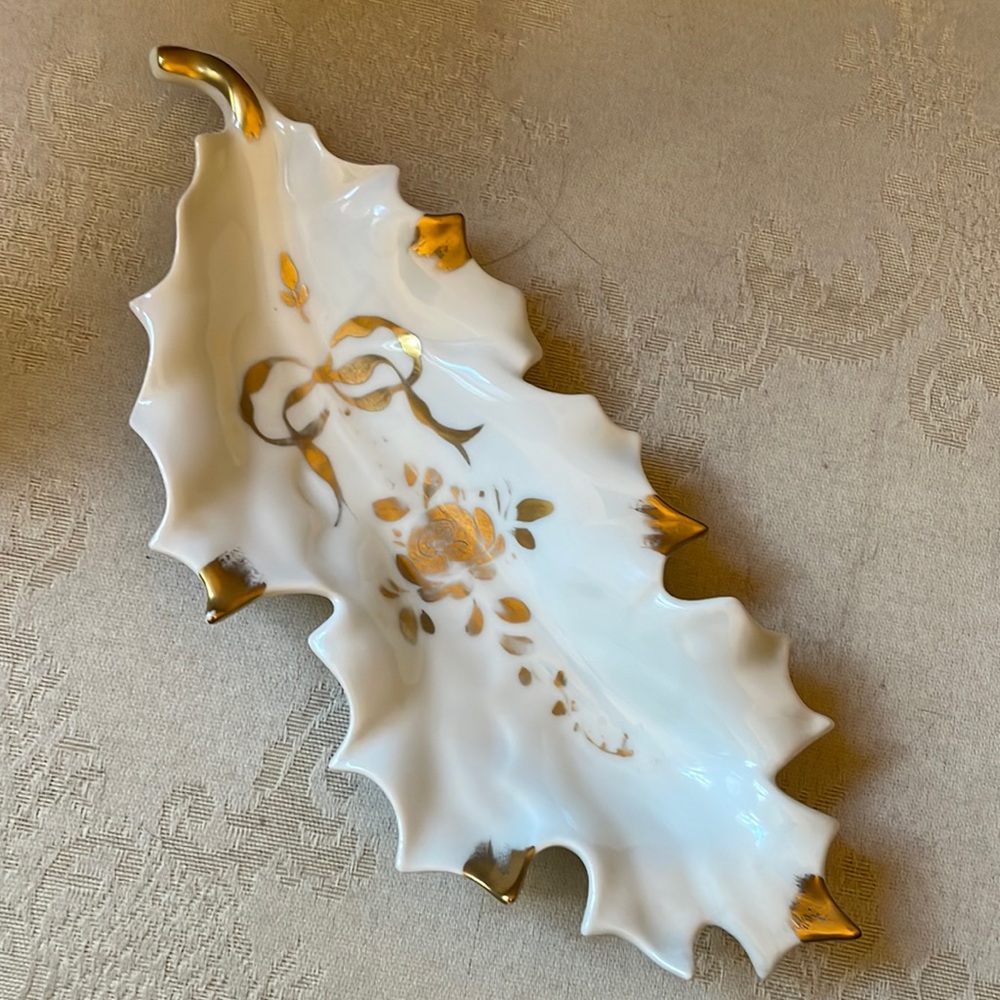 Hand-painted Limoges porcelain leaf shaped dish, trinket dish, jewelry tray